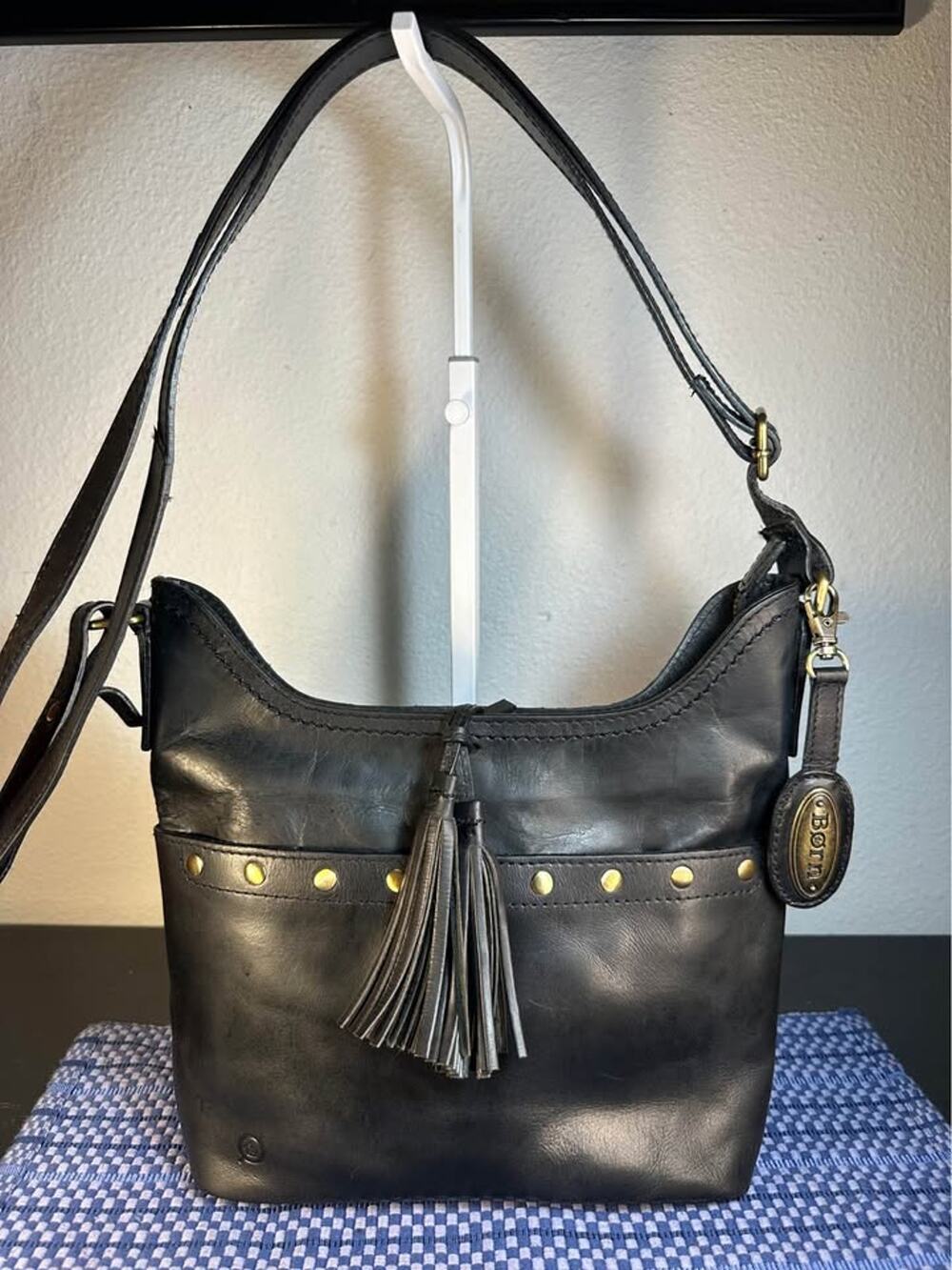 Børn Wantworth Studded Leather Crossbody Bag